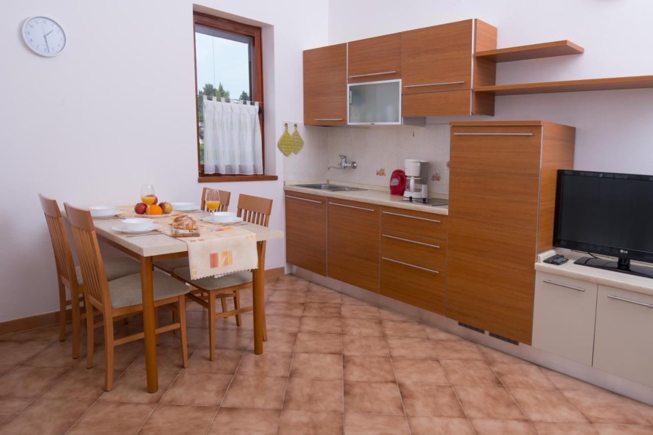 Apartments Mira 1 Премантура Екстер'єр фото